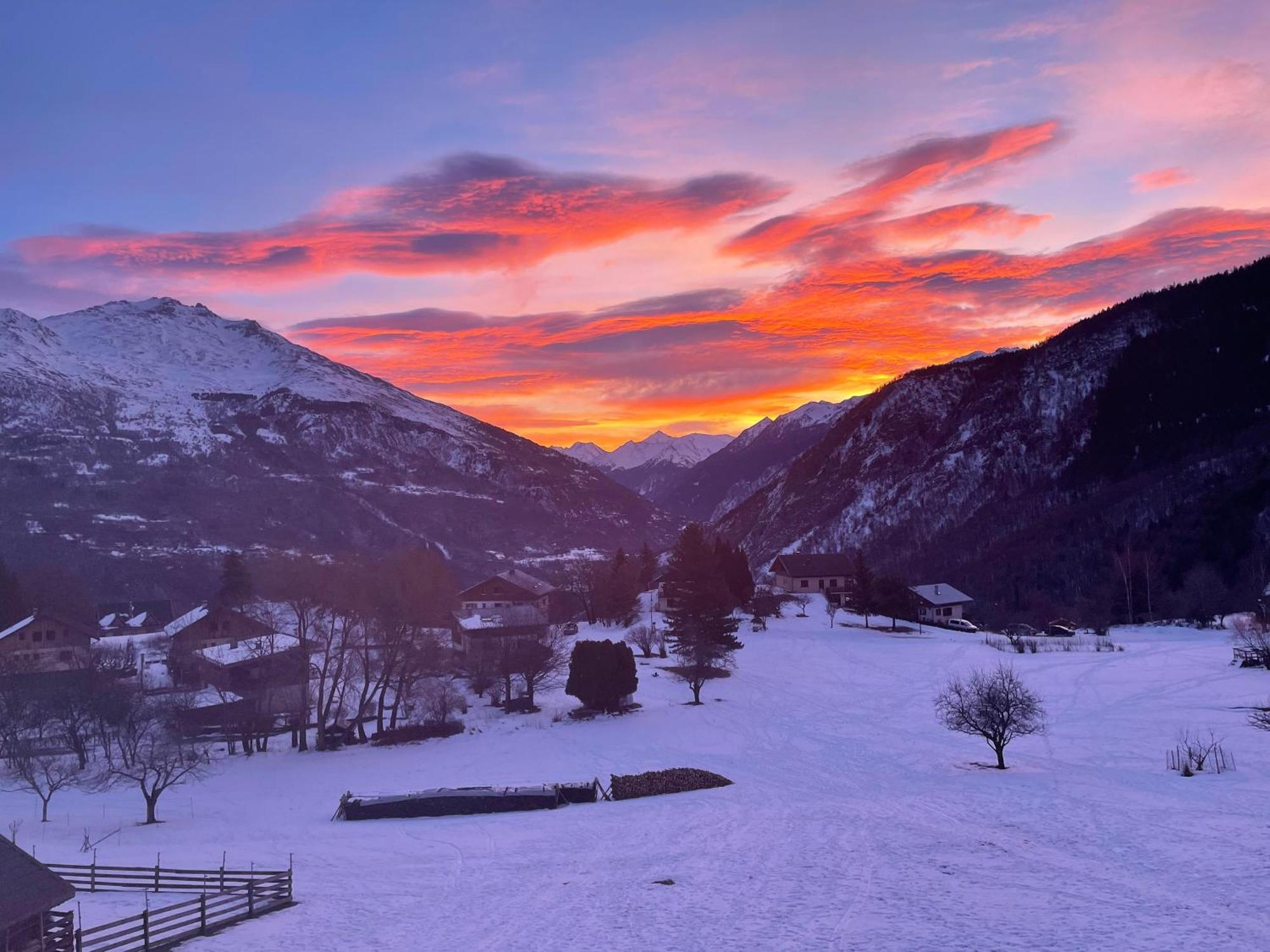 Les Sorbiers Hotell Montricher-le-Bochet Exteriör bild